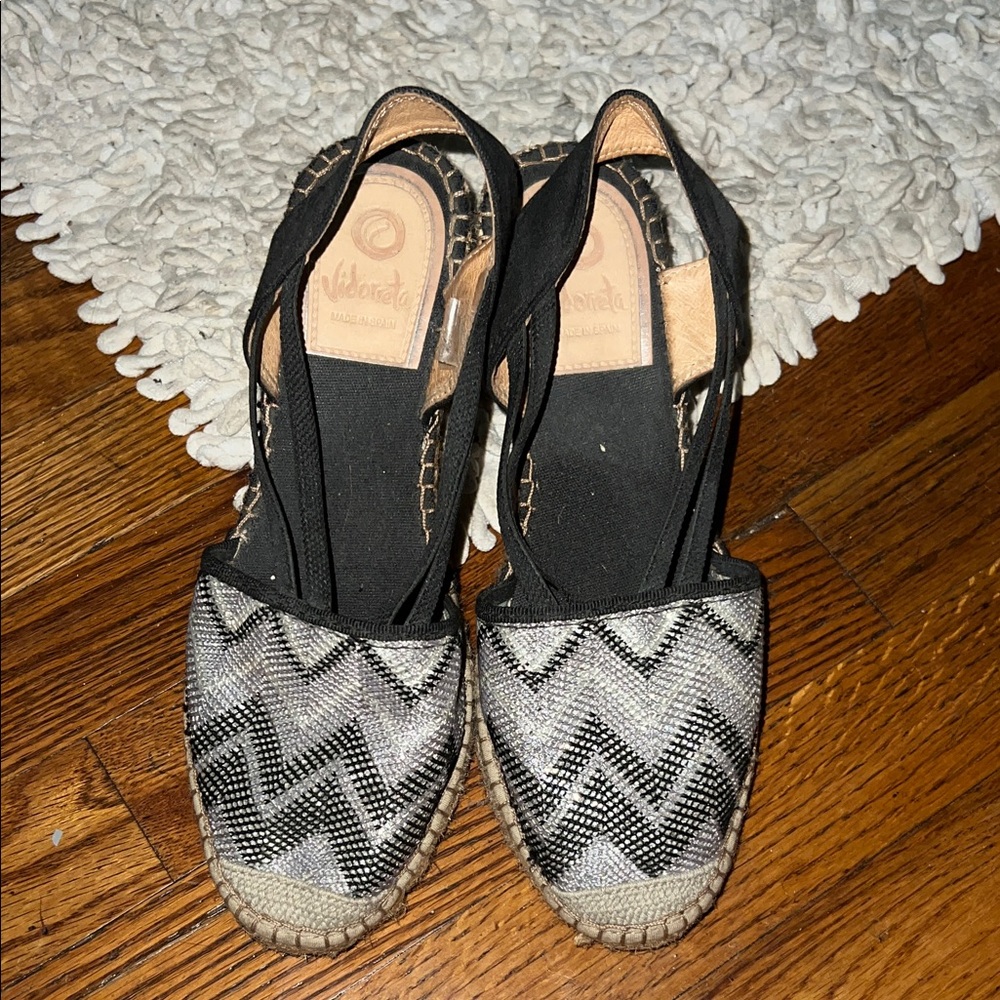 Valentina Zigzag Espadrilles in Black and Gray